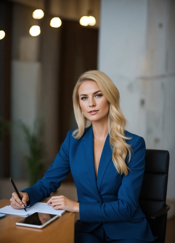 Best Picture Editor, Furniture, Shoulder, Sleeve, Table, Plant