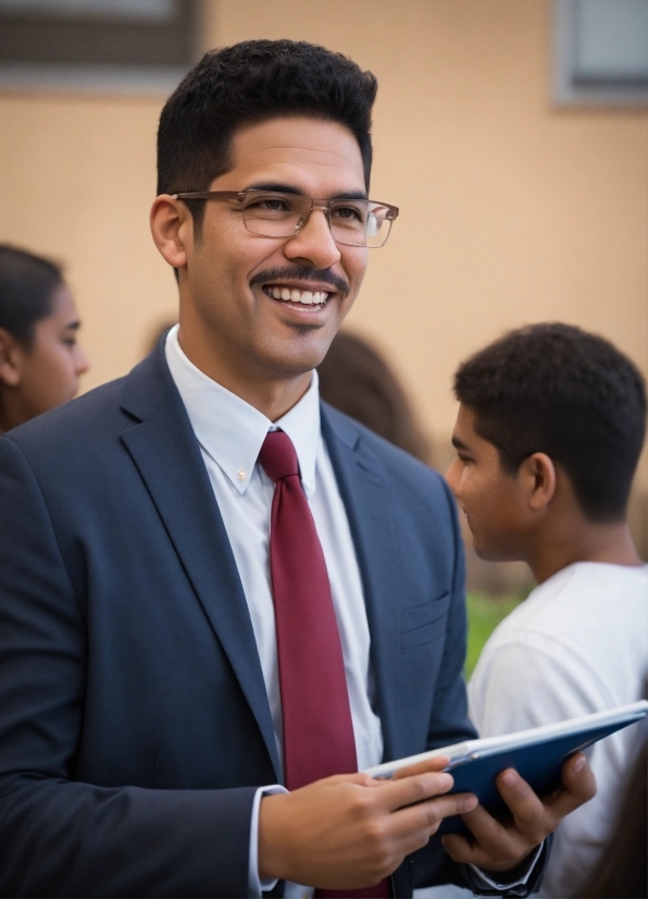 Smile, Glasses, Shirt, Tie, Gesture, Suit