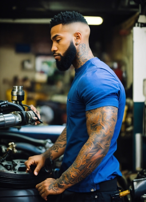 Udemy Graphic Design, Muscle, Beard, Flash Photography, Motor Vehicle, Automotive Design