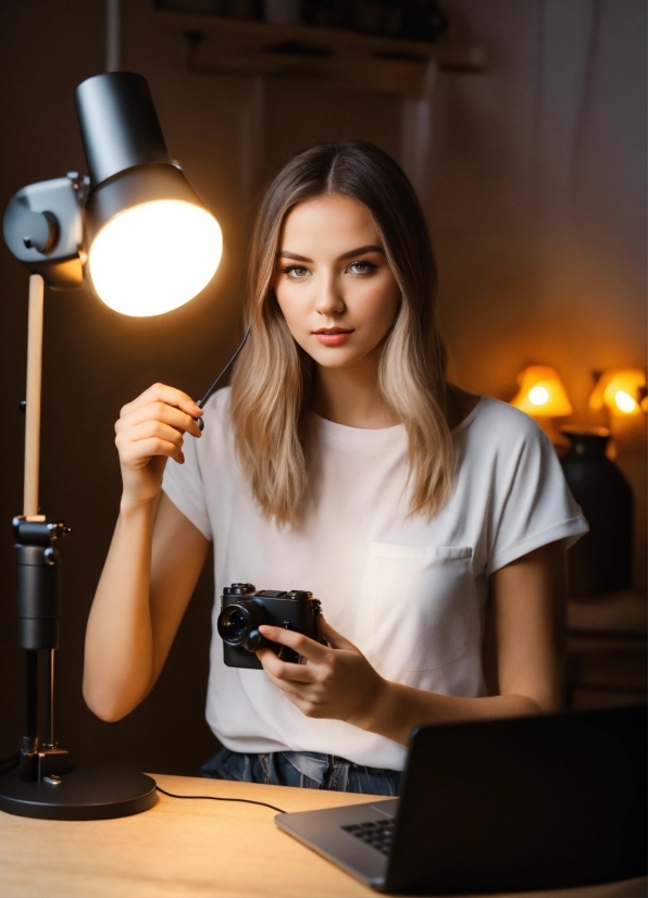 Hand, Arm, Shoulder, Light, Human Body, Flash Photography